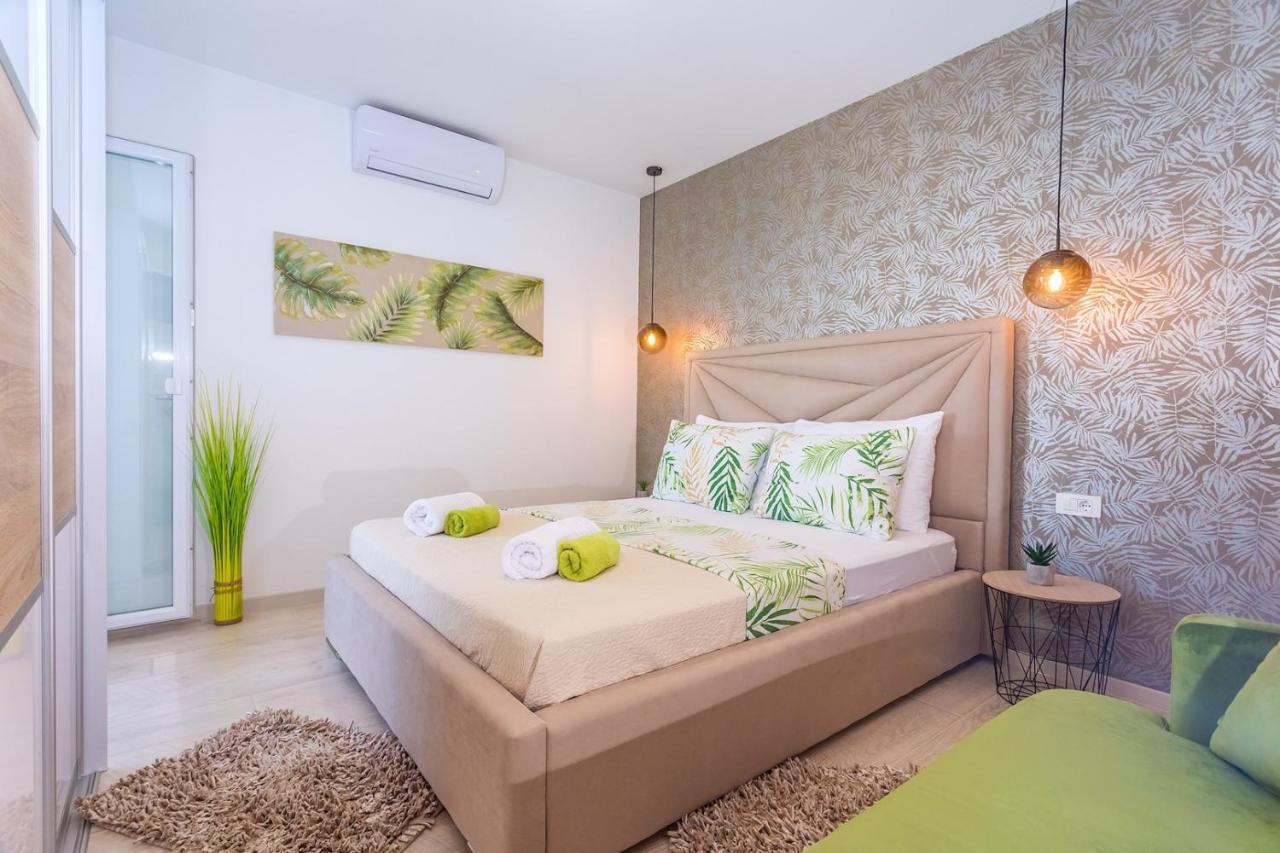 Villa Matan - Only 200M From The Sandy Beaches, Private 28M2 Pool Omiš Eksteriør bilde