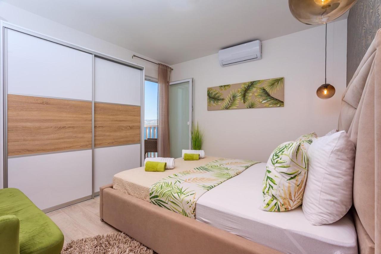 Villa Matan - Only 200M From The Sandy Beaches, Private 28M2 Pool Omiš Eksteriør bilde