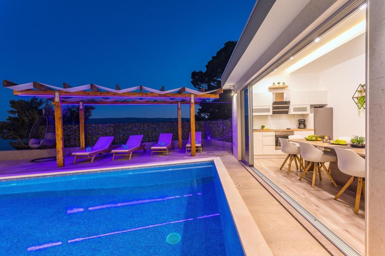 Villa Matan - Only 200M From The Sandy Beaches, Private 28M2 Pool Omiš Rom bilde
